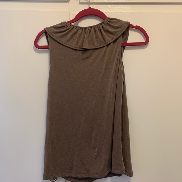 V-neck Ruffle Top - Picture 2 of 2